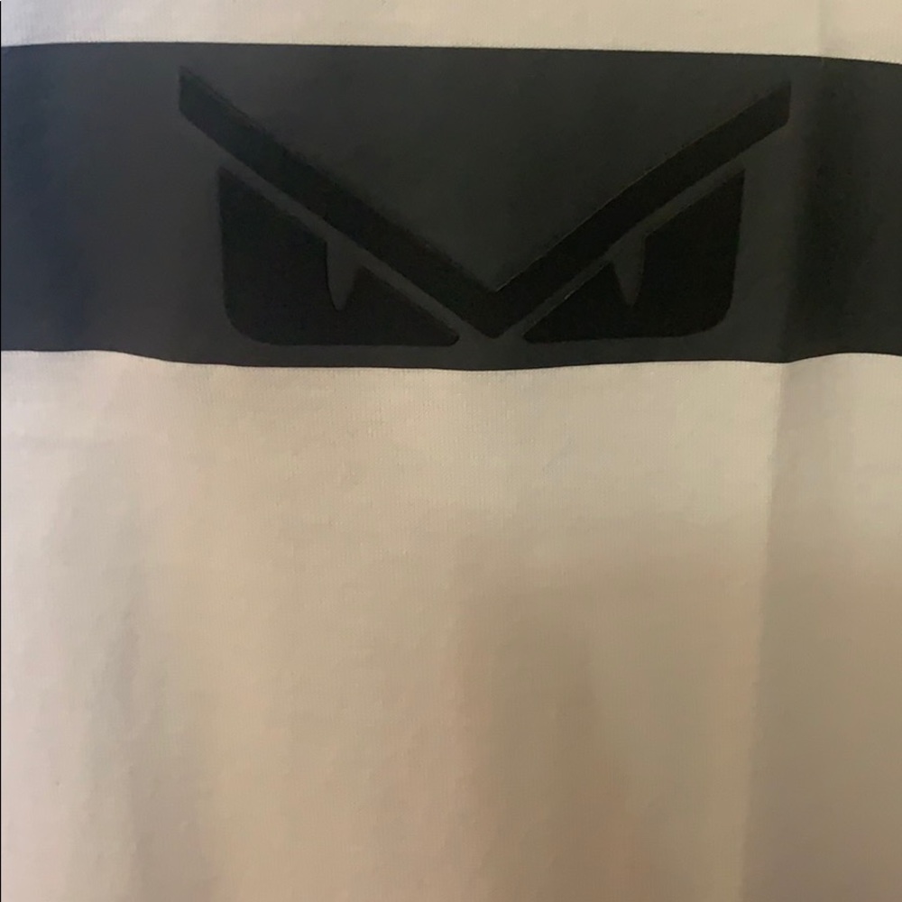 Fendi T-Shirt -small